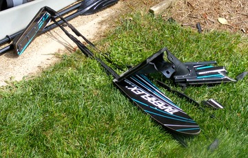 One DEAD ski