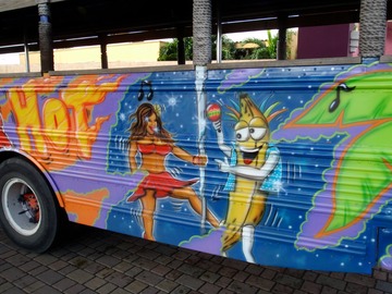 Banana bus detail