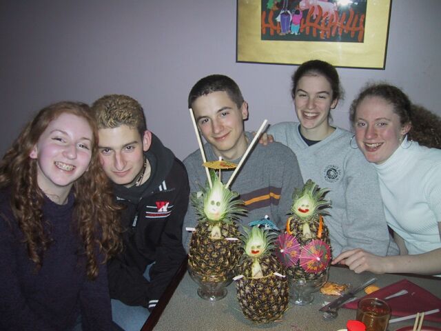 kids_pineapples.jpg